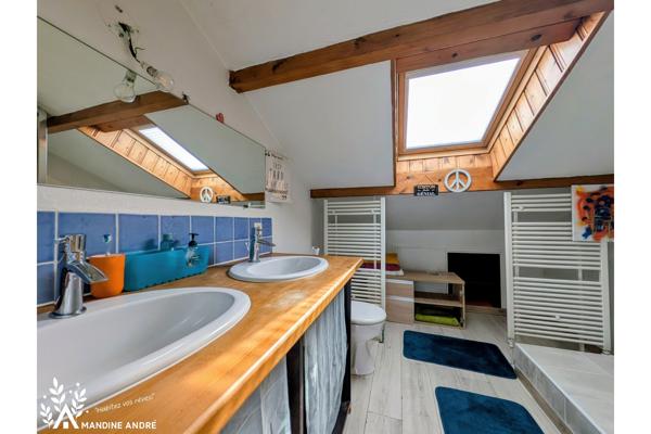 Maison
         4 pièces
        - 205 m² 489 000 € *
