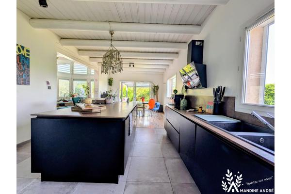 Maison
         4 pièces
        - 205 m² 489 000 € *
