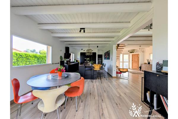 Maison
         4 pièces
        - 205 m² 489 000 € *