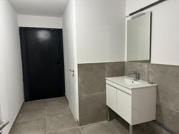 Local commercial Le Gua 89.69 m2