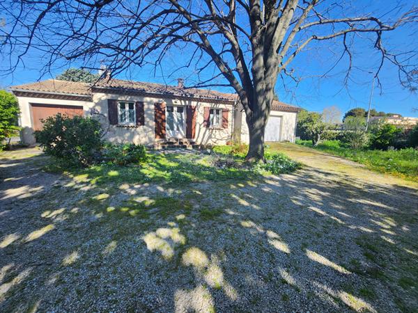 EXCLUSIVITE A VEDENE- GRAND AVIGNON - MAISON A VENDRE DE PLAIN PIED AVEC TERRAIN DE 1000 M² PROCHE CENTRE VILLE