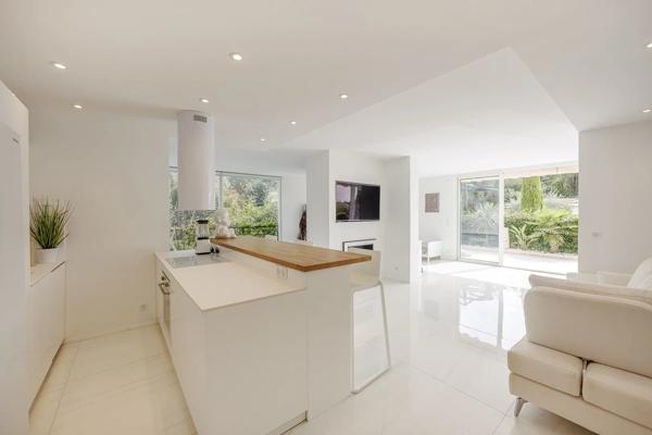 Exclusivité - Magnifique appartement de 4 pièces situé dans une résidence de standing sur le Golf à Mougins