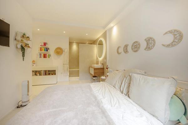 Exclusivité - Magnifique appartement de 4 pièces situé dans une résidence de standing sur le Golf à Mougins