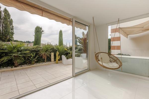 Exclusivité - Magnifique appartement de 4 pièces situé dans une résidence de standing sur le Golf à Mougins