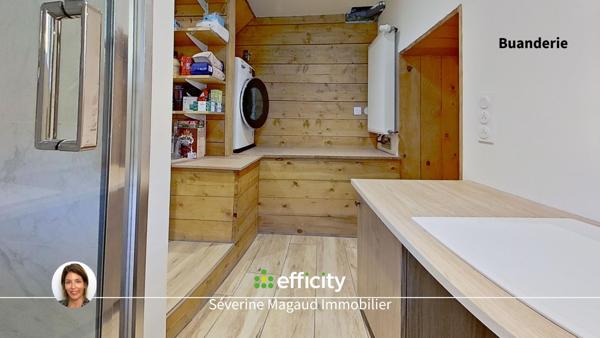 Maison
         6 pièces
        - 158 m²