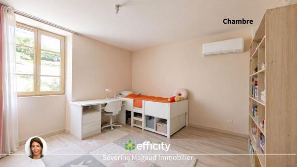 Maison
         6 pièces
        - 158 m²