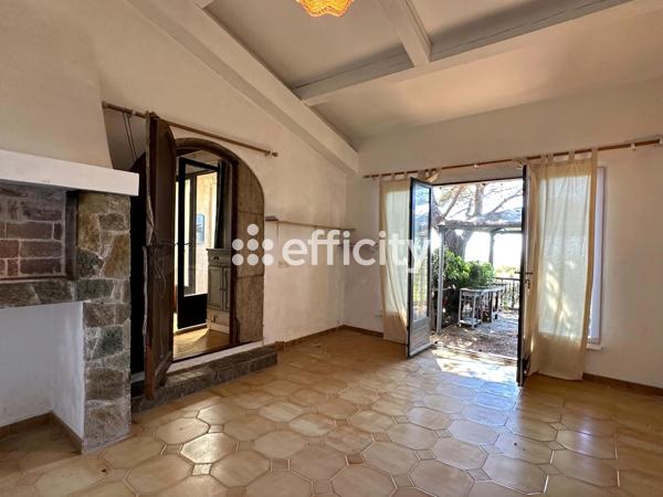 Maison
         5 pièces
        - 142 m²
