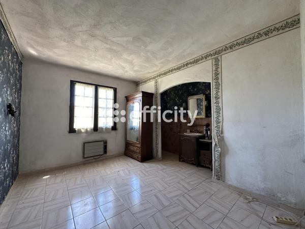 Maison
         5 pièces
        - 142 m²