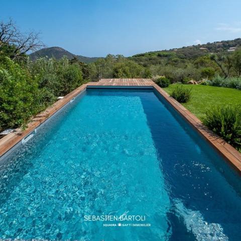 Maison T3 de 137m2 avec piscine chauffée vue montagne