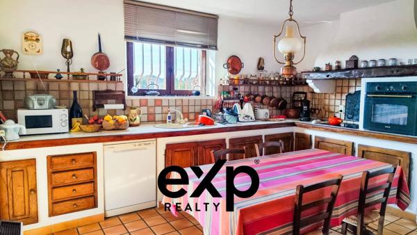 Propriété 5 pièces, piscine et terrain 2298 m2 aux Adrets de l'Estérel