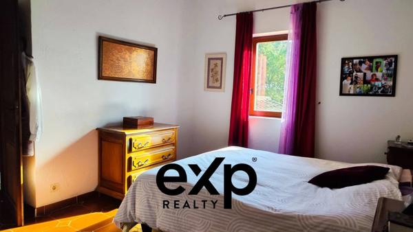 Propriété 5 pièces, piscine et terrain 2298 m2 aux Adrets de l'Estérel