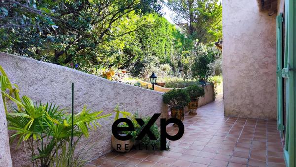 Propriété 5 pièces, piscine et terrain 2298 m2 aux Adrets de l'Estérel