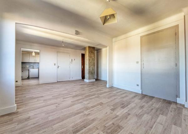 T2 bis dernier étage proche centre ville