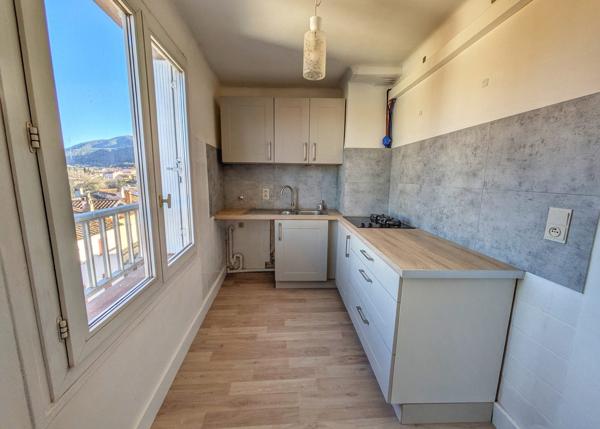 T2 bis dernier étage proche centre ville