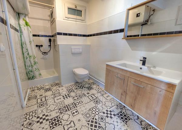 T2 bis dernier étage proche centre ville