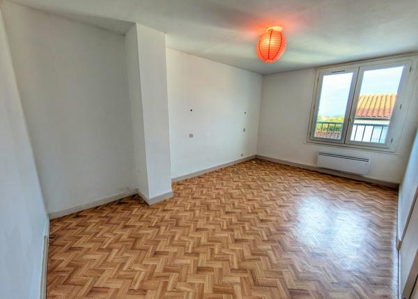 T2 bis dernier étage proche centre ville