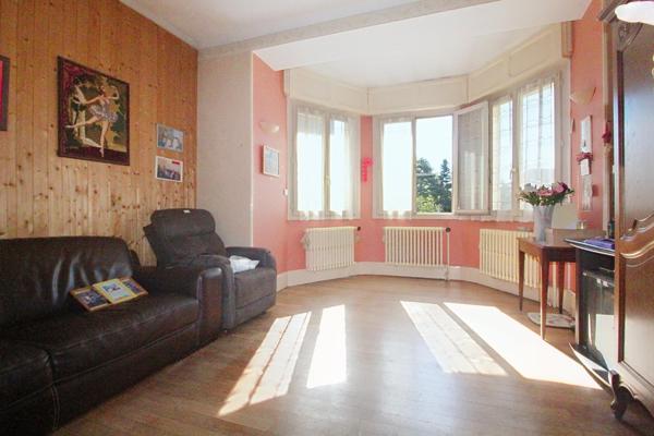 Maison de maître avec fort potentiel à deux pas du centre !