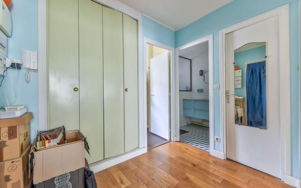 Appartement à vendre    2 pièces • 54,34 m2 Paris 17