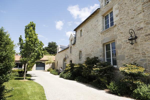 Maison
         14 pièces
        - 315 m² Bien prestige 875 500 € *