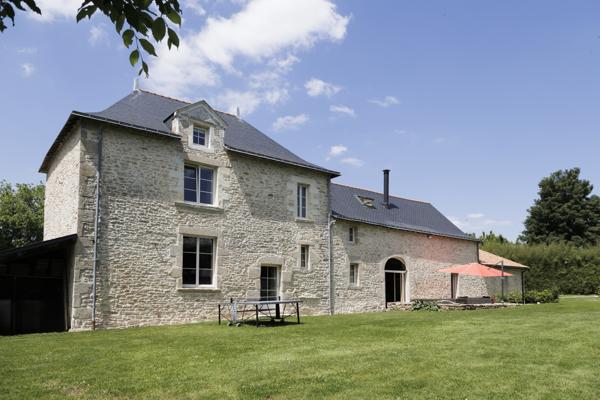 Maison
         14 pièces
        - 315 m² Bien prestige 875 500 € *