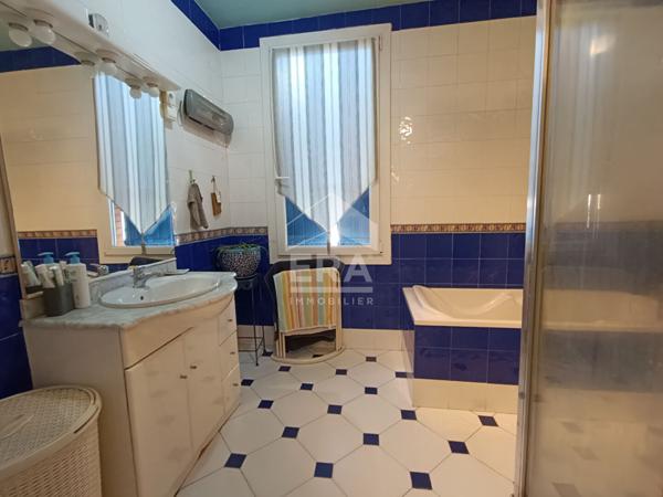 Maison Realmont 14 pièce(s) 370.88 m2