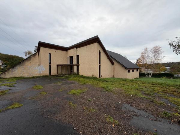 Vente                                                      Bureau
                        
                                         250 m2                     à Malemort