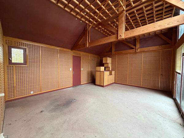 Vente                                                      Bureau
                        
                                         250 m2                     à Malemort