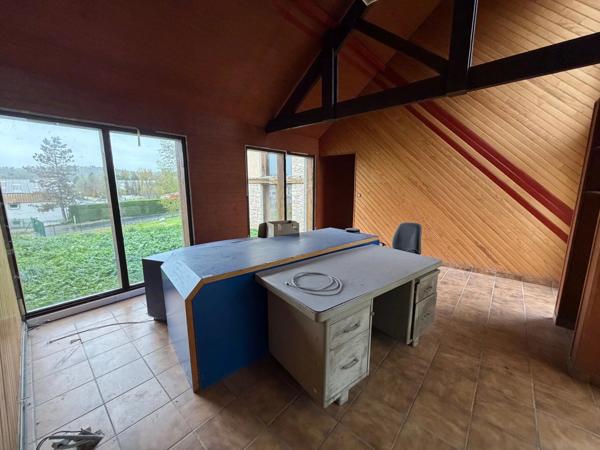 Vente                                                      Bureau
                        
                                         250 m2                     à Malemort