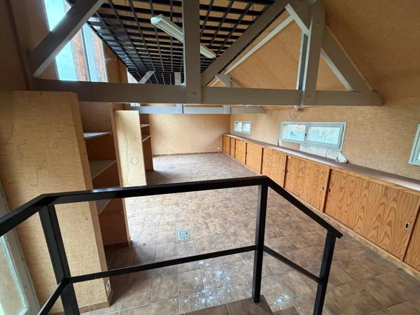 Vente                                                      Bureau
                        
                                         250 m2                     à Malemort