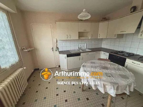 Vente                                                      Maison
                        
                     4 pièces                      78 m2                     à Martigné-Ferchaud