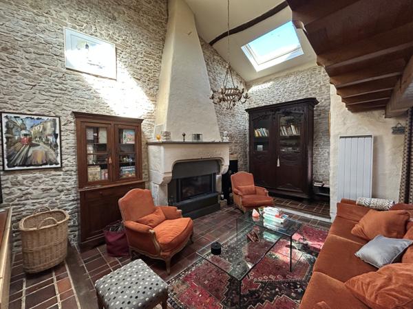 Domaine clos avec 2 maisons, piscine chauffée et dépendances – Idéal projet familial ou gîtes