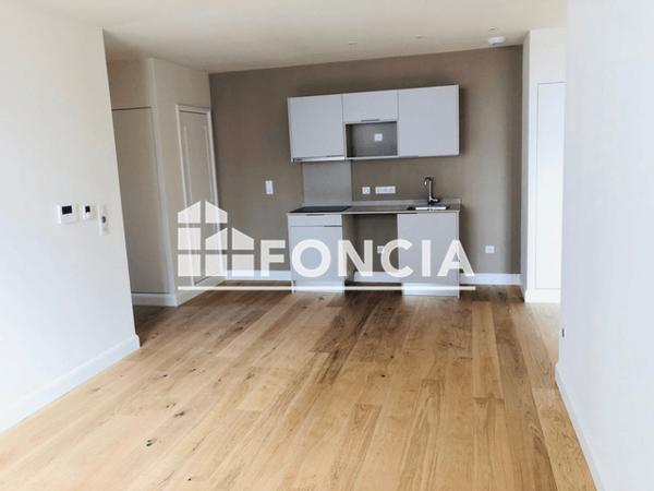 Location Appartement 2 pièces 48.41 m² - 12 RUE DE CHEMONTON Blois 41000