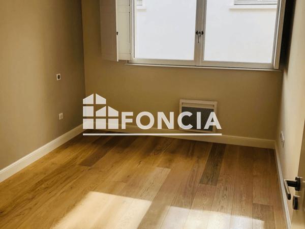 Location Appartement 2 pièces 48.41 m² - 12 RUE DE CHEMONTON Blois 41000