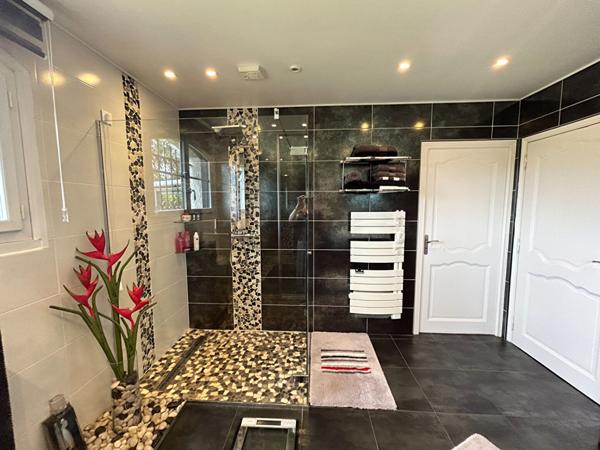 Belle Propriété dans un environnement verdoyant et rare !