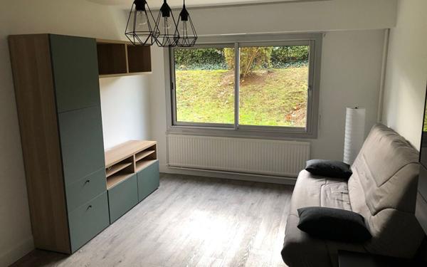 Appartement à louer    1 pièce •  Antony