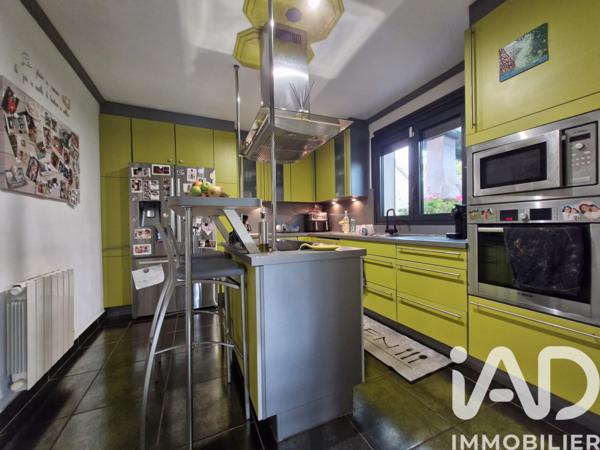 Maison à vendre 8 pièces 200 m² Mandres-les-Roses