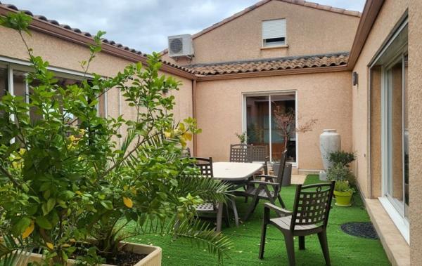 Vente Maison AVEC 244M2 DE GARAGE - COUR -PATIO Montagnac   