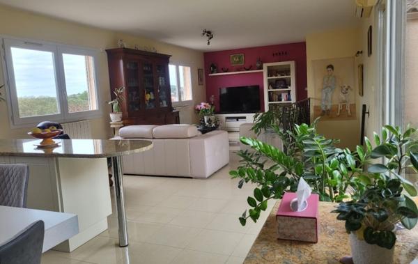 Vente Maison AVEC 244M2 DE GARAGE - COUR -PATIO Montagnac   