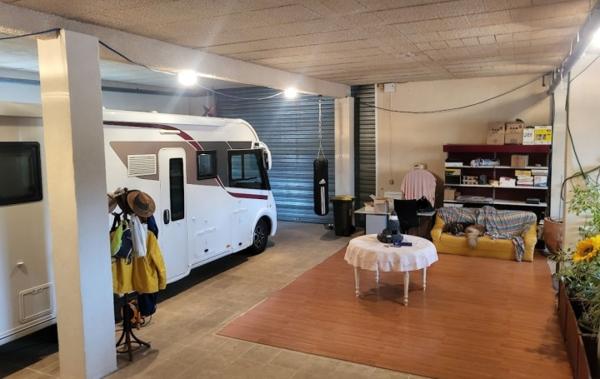 Vente Maison AVEC 244M2 DE GARAGE - COUR -PATIO Montagnac   