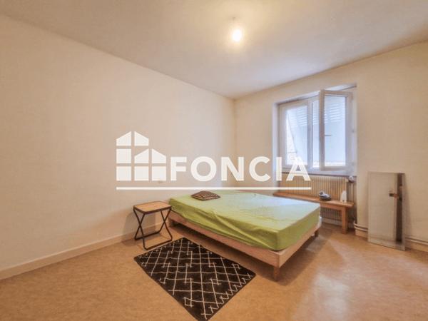 Location Appartement 3 pièces 79.09 m² - 62 RUE DE LA REPUBLIQUE La Cote Saint Andre 38260