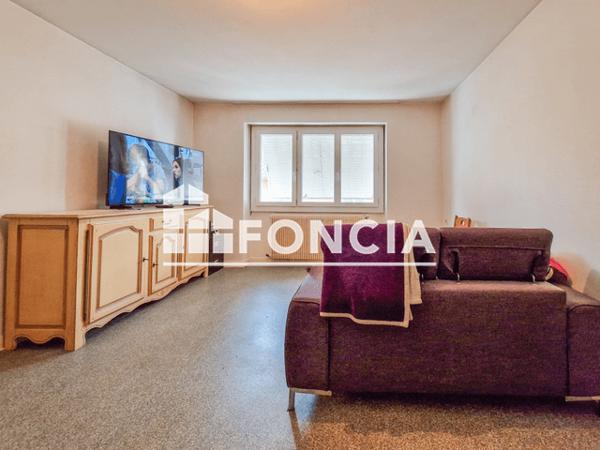 Location Appartement 3 pièces 79.09 m² - 62 RUE DE LA REPUBLIQUE La Cote Saint Andre 38260