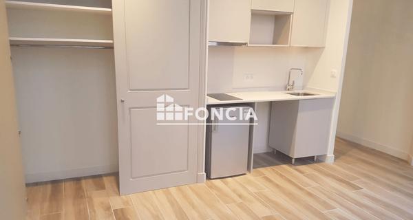 Location Studio 29.59 m² - Saint-étienne 42000