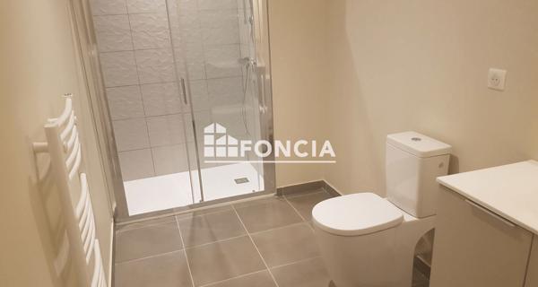 Location Studio 29.59 m² - Saint-étienne 42000