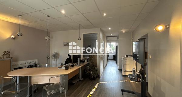 Location Local commercial 2 pièces 89.5 m² - Roanne 42300