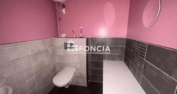 Location Local commercial 2 pièces 89.5 m² - Roanne 42300