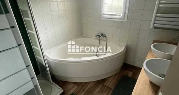 Location Maison 4 pièces 82.82 m² - Jardin 38200