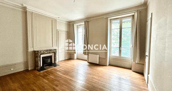 Location Appartement 4 pièces 134.63 m² - Lyon 69007