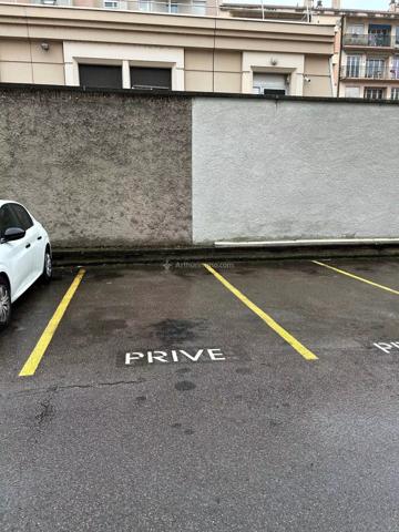 Vente                                                      Parking
                        
                                                            à Villeurbanne