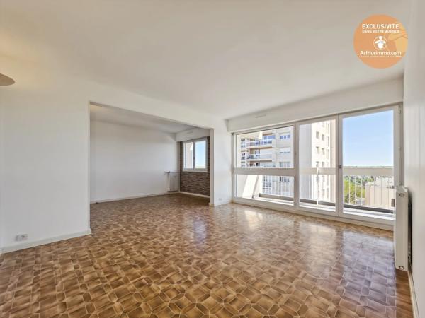 Vente                                                      Appartement
                        
                     4 pièces                      78 m2                     à Évry-Courcouronnes