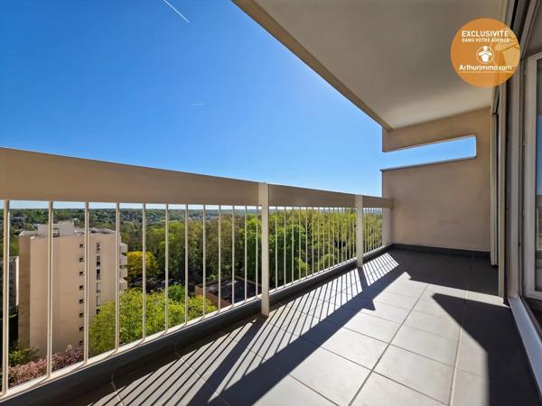 Vente                                                      Appartement
                        
                     4 pièces                      78 m2                     à Évry-Courcouronnes